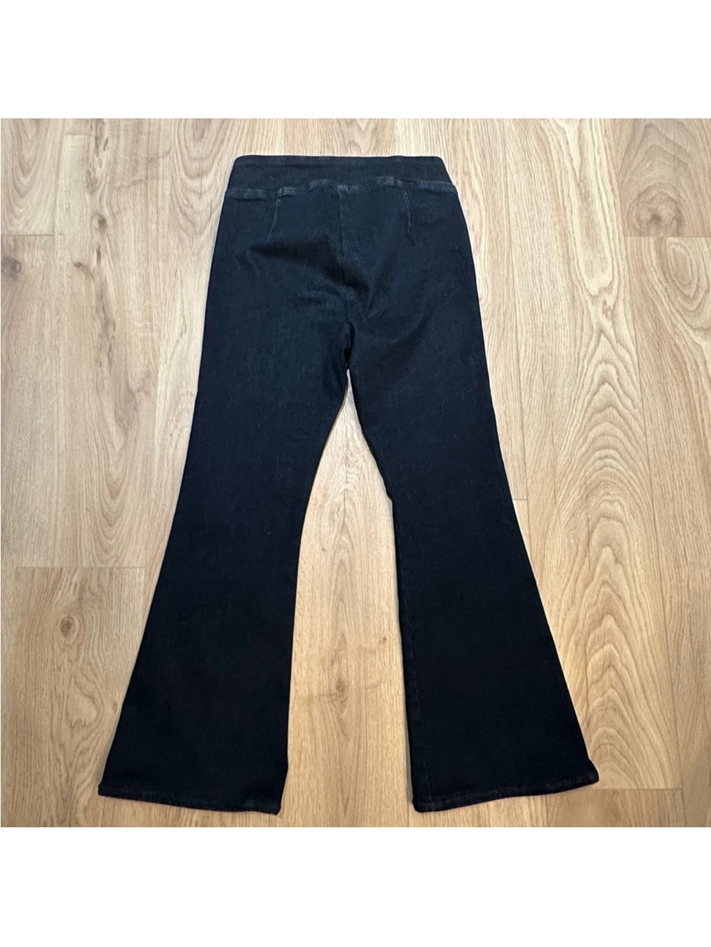 FRAME The Jet Set High Rise
Flare Leg Pull On Jeans Size 2 - Picture 6 of 6